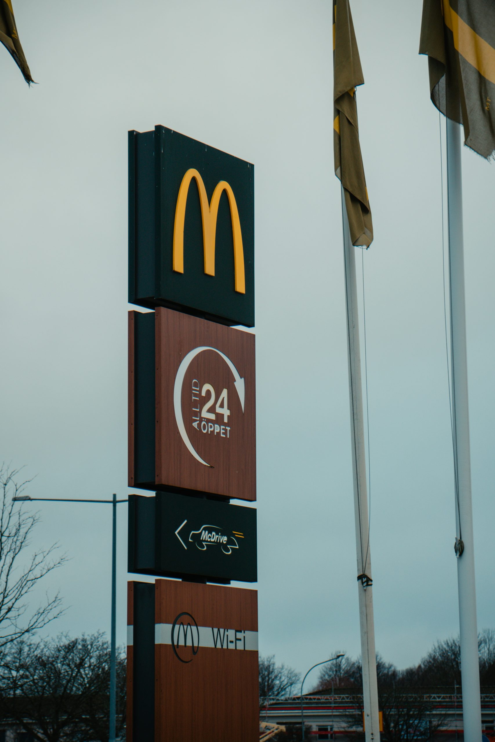 Mac Donald's sign